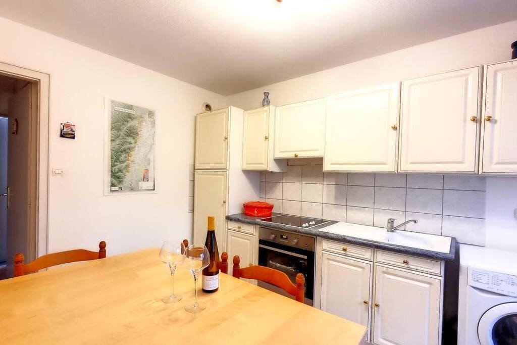 Chez Romane - Appartement Avec Parking Riquewihr Exterior foto